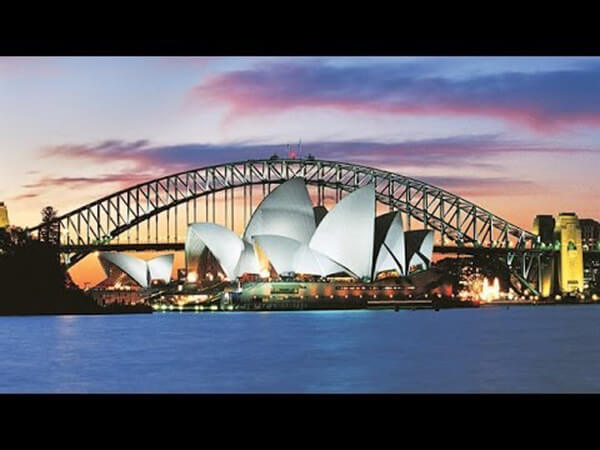 Visiting Sydney Opera House on Australia holiday package